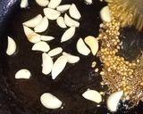 A picture of step 2 of Rajasthani style garlic chutney.