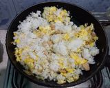 Foto langkah ke 4 dari resep Nasi Goreng Margarin.