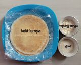 Foto langkah ke 1 dari resep Sumpia Kering Manis (Kulit Lumpia Gulung).