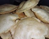 मैदे और रवे की पूरी (maide aur rave ki poori recipe in Hindi) रेसिपी चरण 2 फोटो