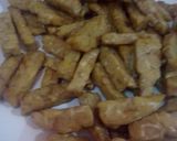 Foto langkah ke 1 dari resep Oseng kacang panjang campur tempe ayam.