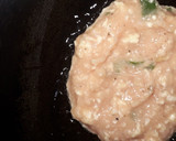 Foto del paso 2 de la receta: Tortitas de pollo con 🧀