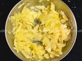 ओल्या हळदीची भाजी (olya haldichi bhaji recipe in marathi)