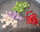 Foto langkah ke 1 dari resep Tumis Tempe Teri Saos Tiram.