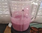 Une image de l'étape 1 de Milkshake fruit rouge.