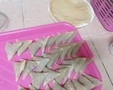 A picture of step 6 of Meat samosas.