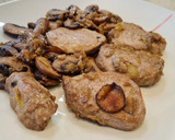 Foto del paso 4 de la receta: Solomillo de cerdo salteado con puerros y champiñones