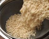 A picture of step 3 of Urad dal ponda.