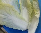 Foto langkah ke 2 dari resep Sawi Putih Gulung Isi Ayam.