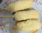 Hình bước làm 5 của món Hotdog xúc xích phô mai hàn quốc