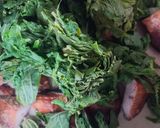 Foto langkah ke 1 dari resep Ikan asap daun singkong masak santan.