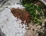 Foto langkah ke 5 dari resep Gohyong Ayam Kulit Tahu.