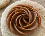 A picture of step 5 of Biscoff sandwich biscuit.