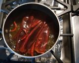 Foto del paso 6 de la receta: Gorditas rellenas de papas en salsa roja