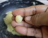 A picture of step 5 of Cashew, Almond rolls.