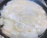 A picture of step 3 of Shredded Chicken Scallion Oil Noodles.