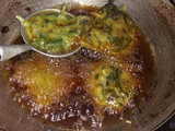 Bakwan sayur sisa pecel
