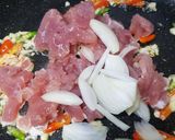 รูปขั้นตอนการทำที่ 1 ของ หมูผัดเห็ด
