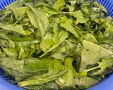 Foto langkah ke 1 dari resep Sauteed Garlic Spinach Recipe (Quick & Flavorful).
