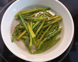 Foto del paso 1 de la receta Merluza con salsa de espárragos