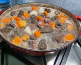 Une image de l'étape 23 de Bœuf bourguignon revisité à la patate douce, carottes, navets et champignons.