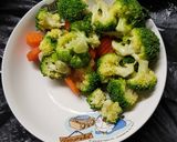 รูปขั้นตอนการทำที่ 1 ของ อาหารลดน้ำหนัก :ผักลวกไข่+ซอสวาซาบิ