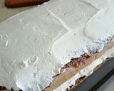Pas rețetă Prăjitură cu 2 blaturi, cremă cu mascarpone, strat de gem cu nucă și glazură de ciocolată albă 15 fotografie
