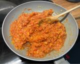 Foto del paso 4 de la receta: Curry de lentejas rojas con langostinos