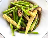 รูปขั้นตอนการทำที่ 2 ของ ผัดผักง่ายๆกับไข่เจียวกุ่ยช่าย🥚🍳🥬🥦🌶️🧄