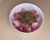 Foto del paso 2 de la receta: Estofado de secreto ibérico con cerveza negra