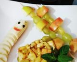 A picture of step 1 of Fruit chaat.