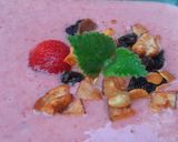 Hình bước làm 3 của món Smoothie dâu tây granola
