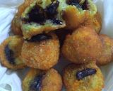 Foto langkah ke 6 dari resep Bola Bola Ubi Coklat Lumer.