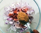 பேக்கரி ஸ்டைல் சுவையான மொறு மொறு வெங்காய பகோடா (Venkaaya pakoda recipe in tamil) ரெசிபி ஸ்டேப் 2 புகைப்படம்