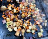Une image de l'étape 13 de Aubergines et carottes grillées à l’oignon rouge.