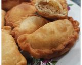 A picture of step 10 of Jau Gok Peanut Puff Dumpling.
