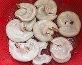 Hình bước làm 1 của món Phèo xào dưa cải chua