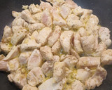 Foto del paso 1 de la receta: Pollo con brócoli y espinacas