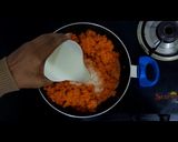 A picture of step 4 of Gajar ka halwa with coconut milk.