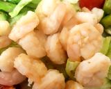 A picture of step 3 of My Garlic prawns on Salad. 😀.
