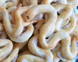 Kígyó alakú sós sütemény (perec tésztából) recept fázis 10 fotója