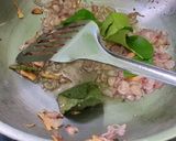 Foto langkah ke 2 dari resep Ikan asin masak asam.