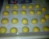 Foto langkah ke 4 dari resep Donat maizena empuuuuuk (tanpa kentang).