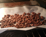 Foto del paso 4 de la receta: Almendras y nueces tostadas con cocoa