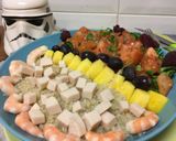 Foto del paso 1 de la receta: Ensalada de quinoa con gambas, tomate, pavo y piña