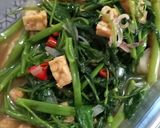 Foto langkah ke 4 dari resep Cah kangkung tempe blacan.