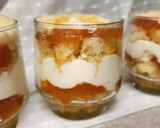 Foto del paso 12 de la receta: 🌟 Triffle de damascos 🌟 Postre en vaso en capas: bizcochuelo, crema de queso y damascos en almíbar 🌟