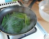 A picture of step 1 of Vickys Bean, Asparagus and Samphire Salad.