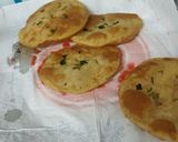 कुरकुरी मैदा सूजी पूरी (kurkuri maida sooji poori recipe in Hindi) रेसिपी चरण 3 फोटो