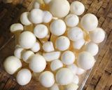 Hình bước làm 1 của món Nấm linh chi trắng xào chả chay - cho tín đồ thèm nấm 😋